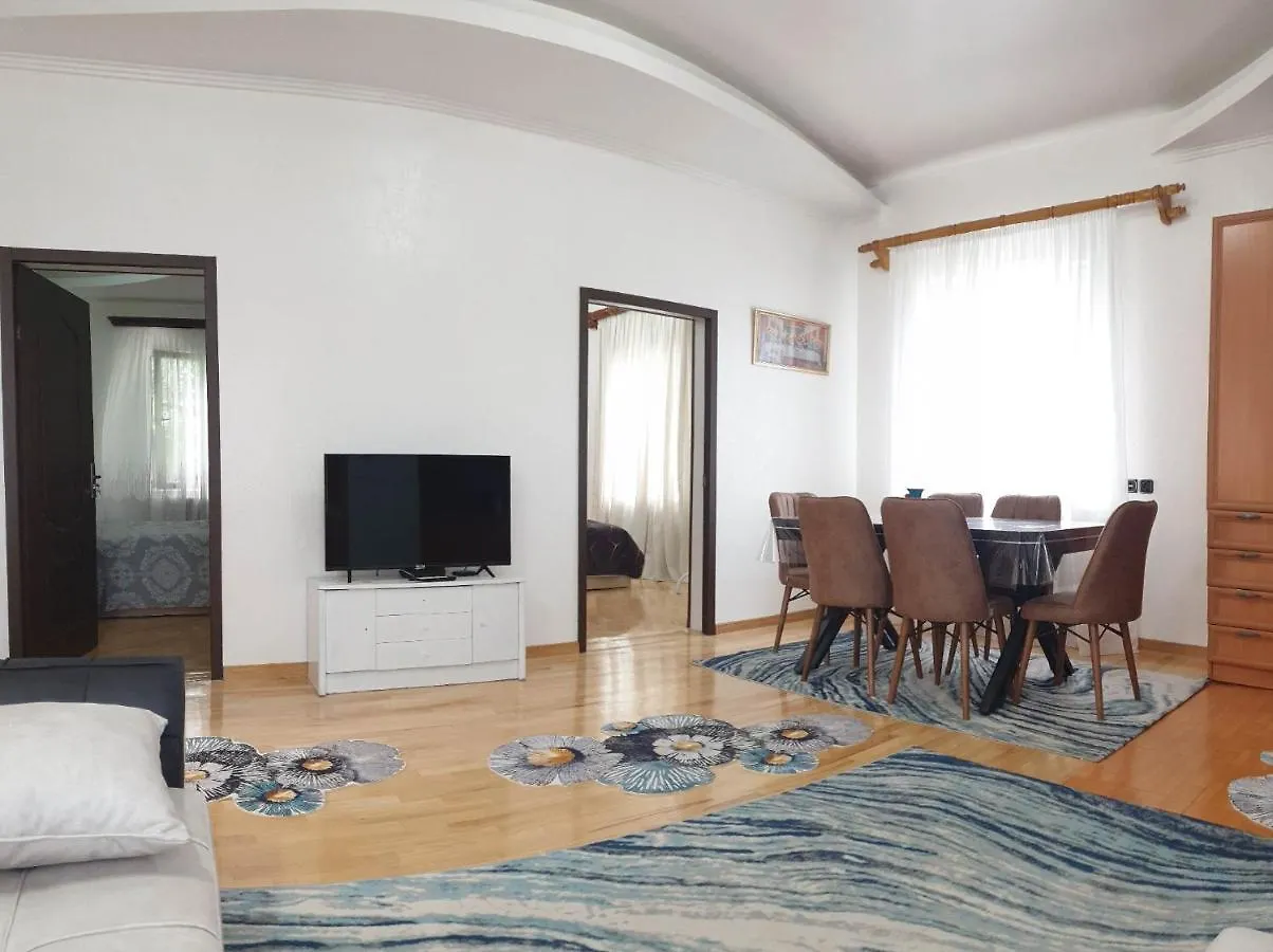 Nino'S Apartment-Isolated Floor For Rent Tbilisi