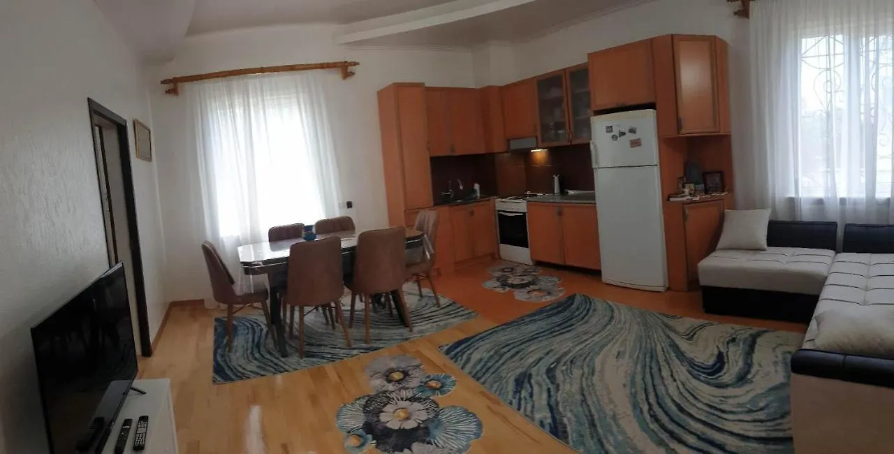 Nino'S Apartment-Isolated Floor For Rent Tbilisi 0*,