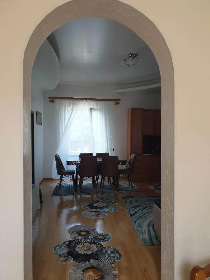 Nino'S Apartment-Isolated Floor For Rent Tbilisi Apartment