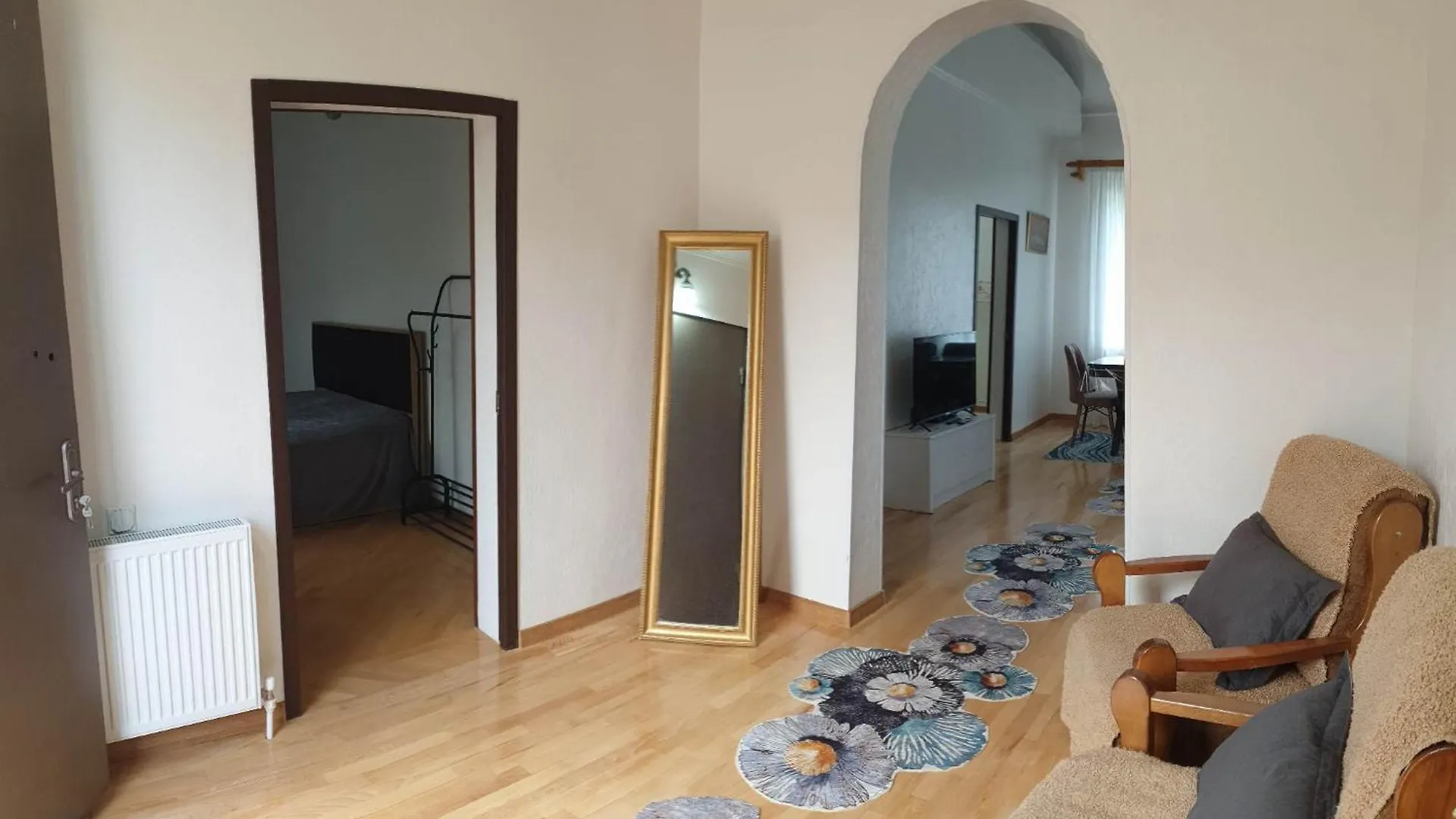 Nino'S Apartment-Isolated Floor For Rent Tbilisi Apartment